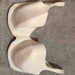 White Bra. Size 38DD